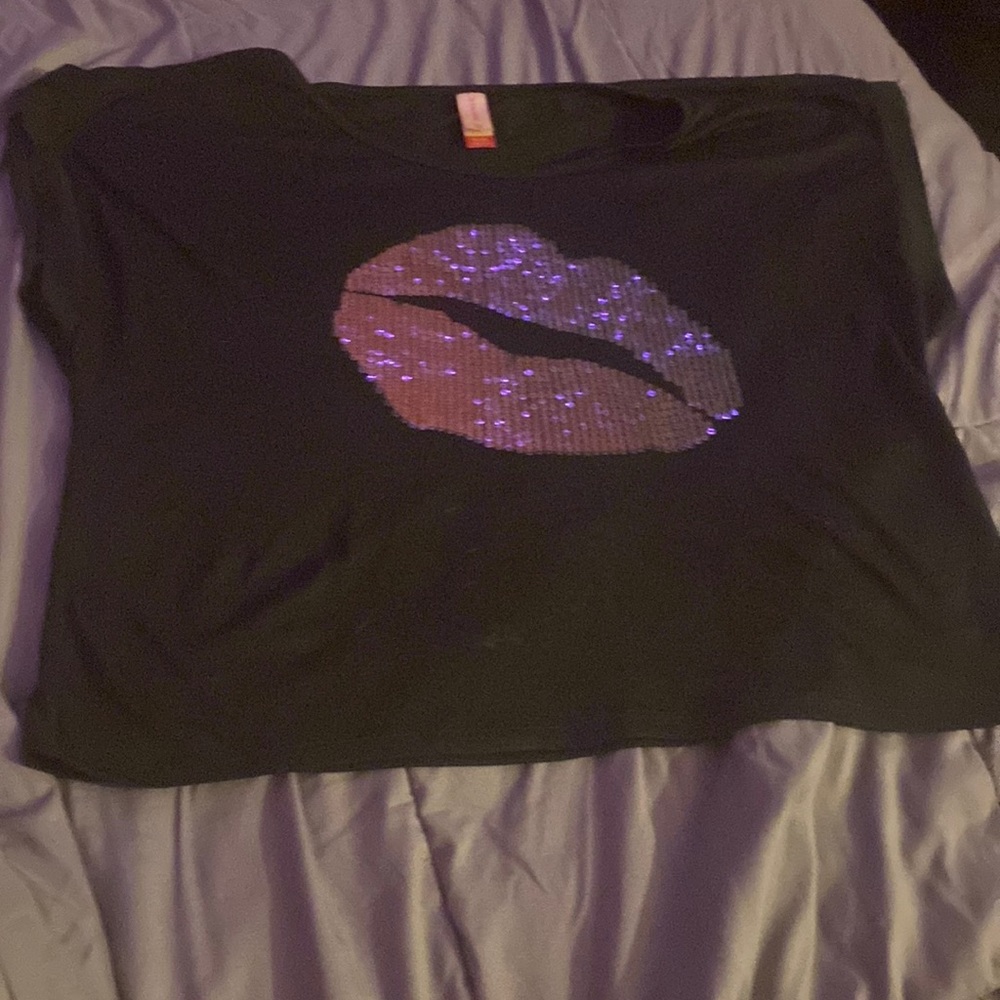 Black graphic tee